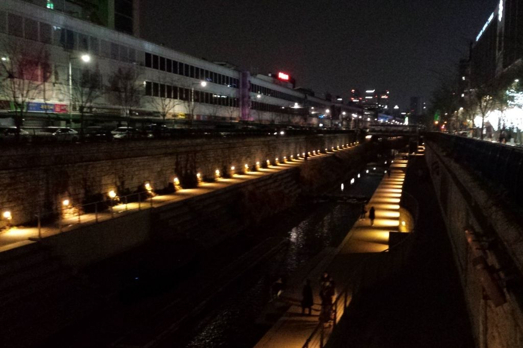 First visit to South Korea: Chyeongyecheon stream